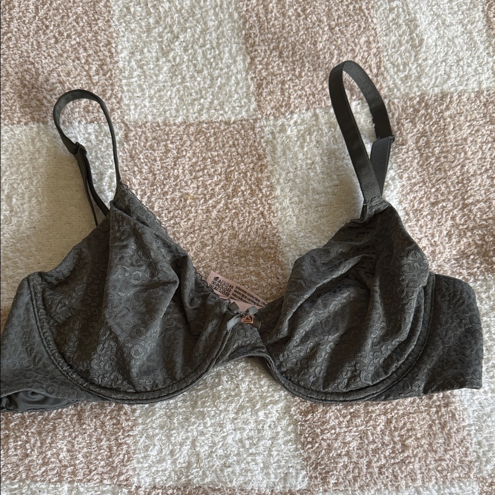 Victoria’s Secret Underwire Bra